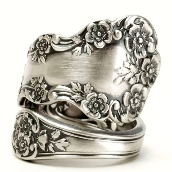 Vintage Style Fashion Silver-Tone Embossed Adjustable Lotus Flower Spoon Ring - Picture 1 of 12